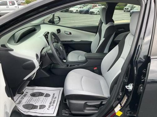 2022 Toyota Prius L