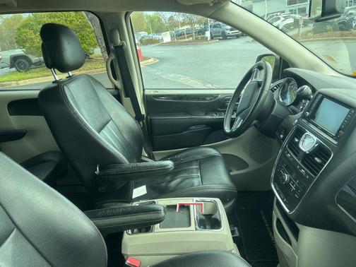 2013 Chrysler Town & Country Touring