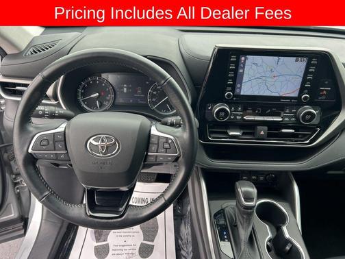 Celestial Silver Metallic 2021 Toyota Highlander XLE