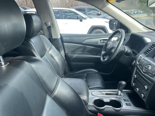 2018 Nissan Pathfinder SL