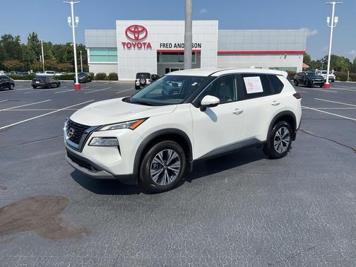 2022 Nissan Rogue SV