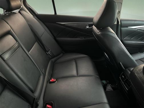 2015 INFINITI Q50 Premium