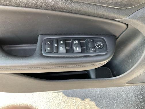 2017 Chrysler 200 Limited