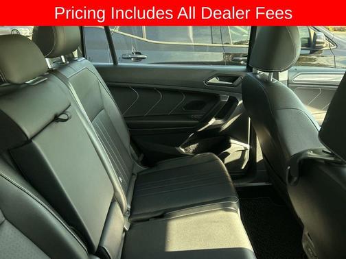 Platinum Gray Metallic 2022 Volkswagen Tiguan 2.0T SE