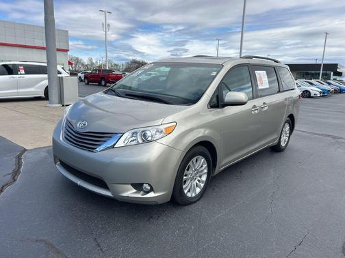 2017 Toyota Sienna XLE