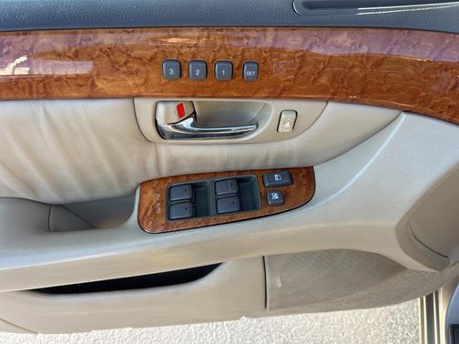 2004 Lexus LS 430 Base