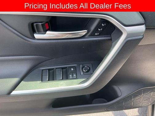 Silver Sky Metallic 2019 Toyota RAV4 XLE Premium