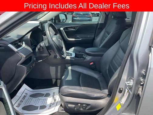Silver Sky Metallic 2019 Toyota RAV4 XLE Premium