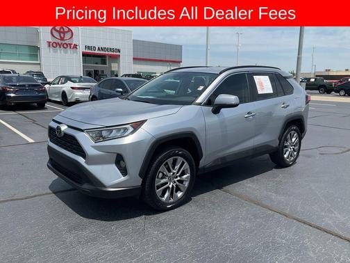 Silver Sky Metallic 2019 Toyota RAV4 XLE Premium