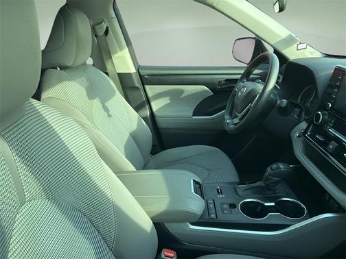 2022 Toyota Highlander L