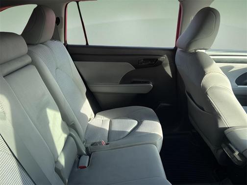 2022 Toyota Highlander L