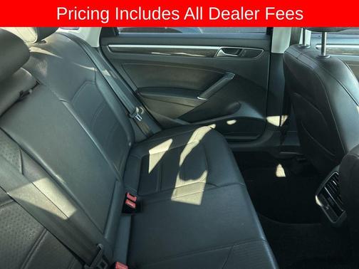 Black Uni 2016 Volkswagen Passat 1.8T SE