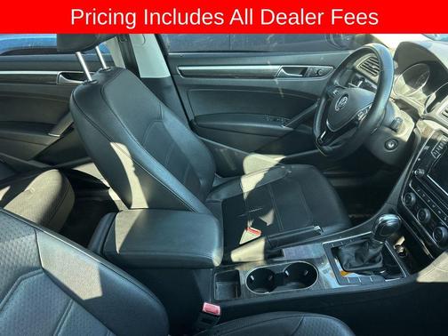 Black Uni 2016 Volkswagen Passat 1.8T SE