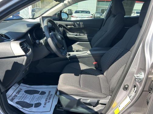 2020 Toyota C-HR LE