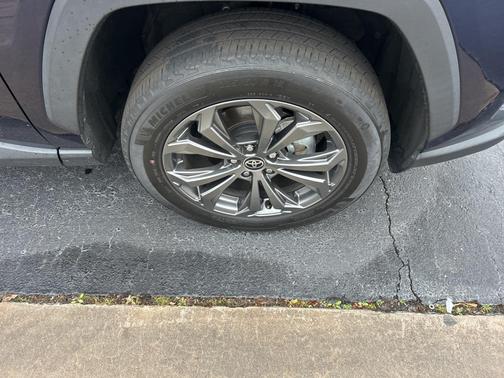 2024 Toyota RAV4 Hybrid XLE Premium