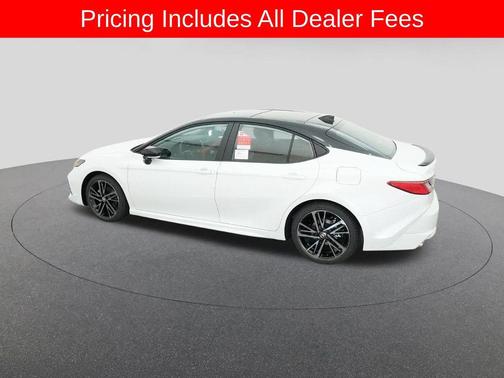 Wind Chill Pearl w/Midnight Black Metallic Roof 2026 Toyota Camry XSE