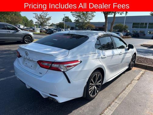 Super White 2020 Toyota Camry SE