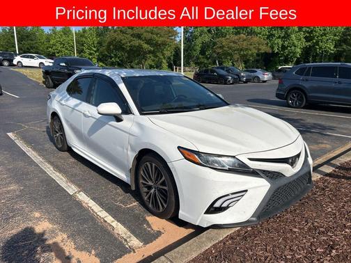 Super White 2020 Toyota Camry SE
