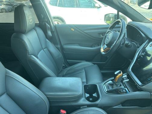 Crystal White Pearl 2022 Subaru Outback Wilderness