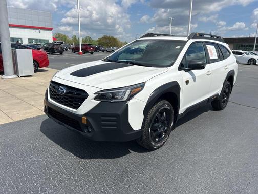 Crystal White Pearl 2022 Subaru Outback Wilderness