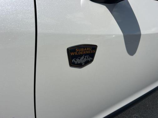 Crystal White Pearl 2022 Subaru Outback Wilderness