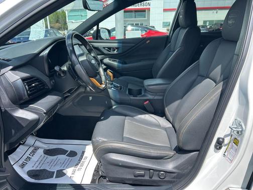 Crystal White Pearl 2022 Subaru Outback Wilderness