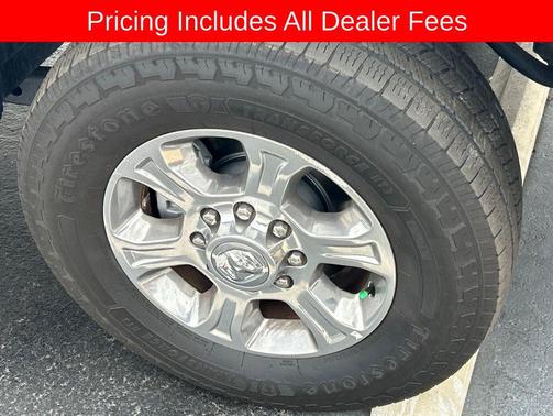 Bright White Clearcoat 2024 RAM 3500 Big Horn Crew Cab 4x4 8' Box