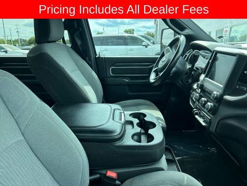 Bright White Clearcoat 2024 RAM 3500 Big Horn Crew Cab 4x4 8' Box