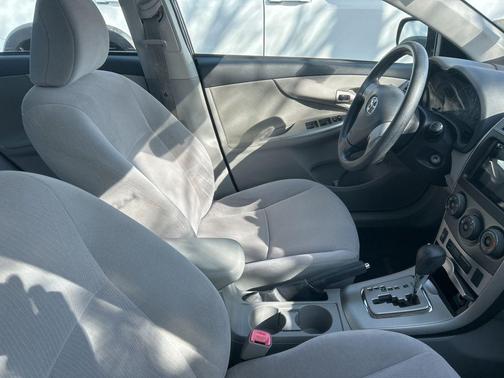 Magnetic Gray Metallic 2011 Toyota Corolla LE