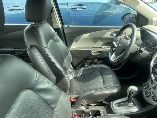 Mosaic Black Metallic 2019 Chevrolet Sonic Premier