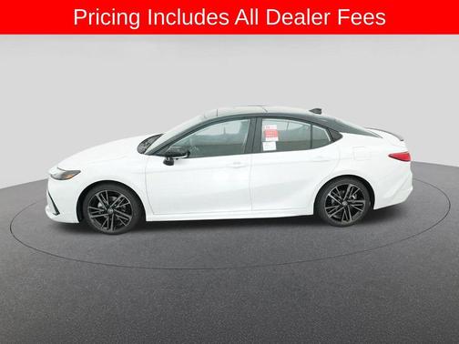 Wind Chill Pearl w/Midnight Black Metallic Roof 2026 Toyota Camry XSE
