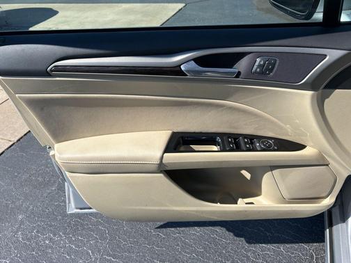 2014 Ford Fusion Hybrid SE