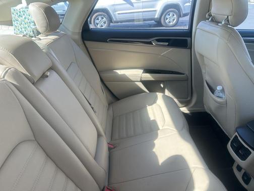 2014 Ford Fusion Hybrid SE