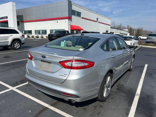2014 Ford Fusion Hybrid SE
