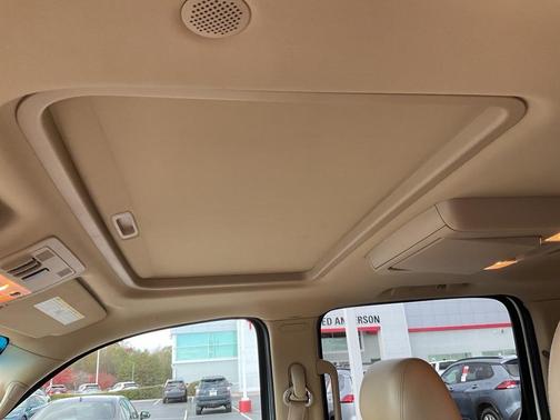 2010 GMC Yukon XL 1500 SLT