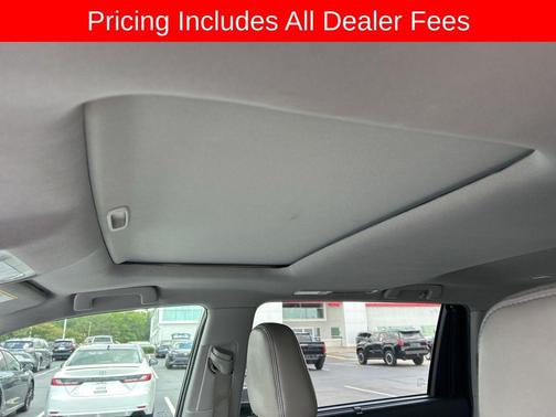 Blizzard Pearl 2019 Toyota Highlander XLE