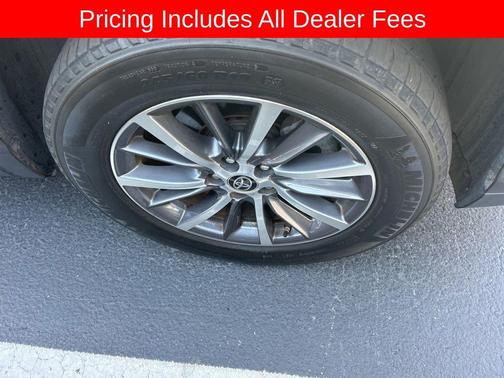 Blizzard Pearl 2019 Toyota Highlander XLE