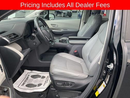 Midnight Black Metallic 2023 Toyota Sienna Limited