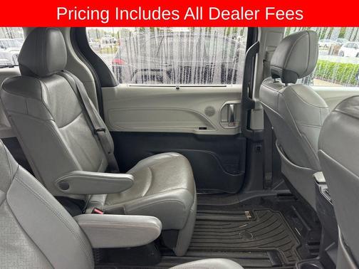 Midnight Black Metallic 2023 Toyota Sienna Limited