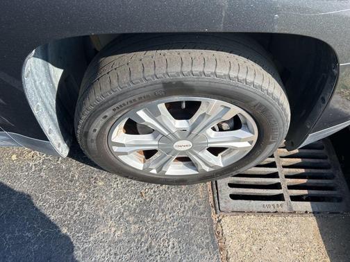 Graphite Gray Metallic 2017 GMC Terrain SLE-2