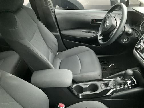 Classic Silver Metallic 2022 Toyota Corolla LE