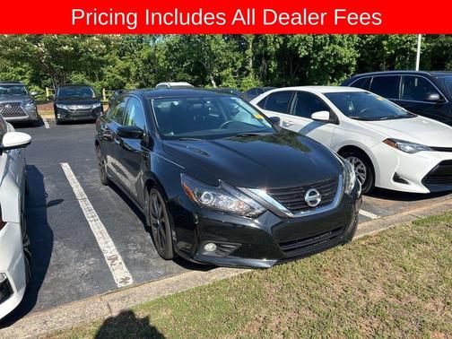 Super Black 2017 Nissan Altima 2.5 SR