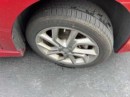 Red Brick 2014 Nissan Sentra SR