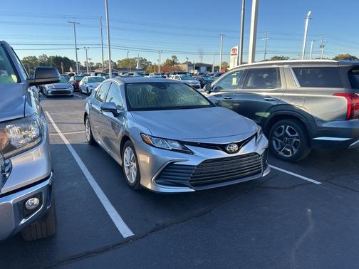 2024 Toyota Camry LE