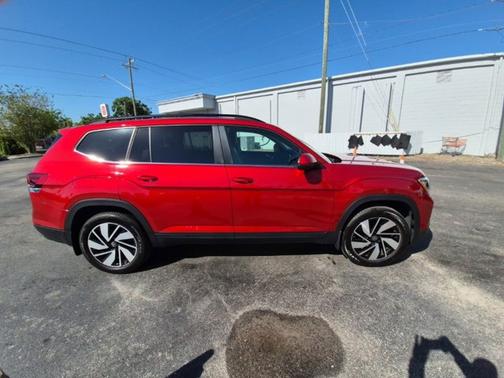 2024 Volkswagen Atlas 2.0T SE w/ Technology