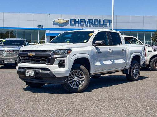 Summit White 2024 Chevrolet Colorado LT