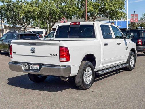 Bright White Clearcoat 2022 RAM 1500 Classic SLT