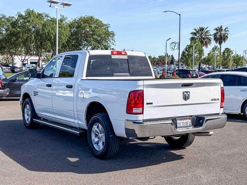 Bright White Clearcoat 2022 RAM 1500 Classic SLT