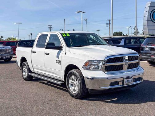 Bright White Clearcoat 2022 RAM 1500 Classic SLT