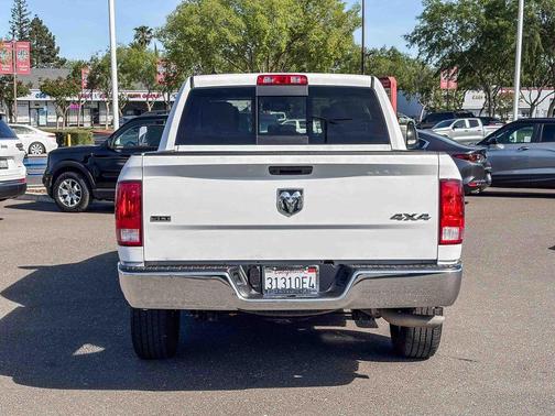 Bright White Clearcoat 2022 RAM 1500 Classic SLT